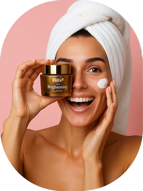 Model using XOXO Skins face cream for skin whitening and glow